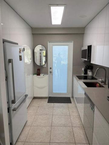 3223 NE 12th Street 6E, Pompano Beach, FL 33062