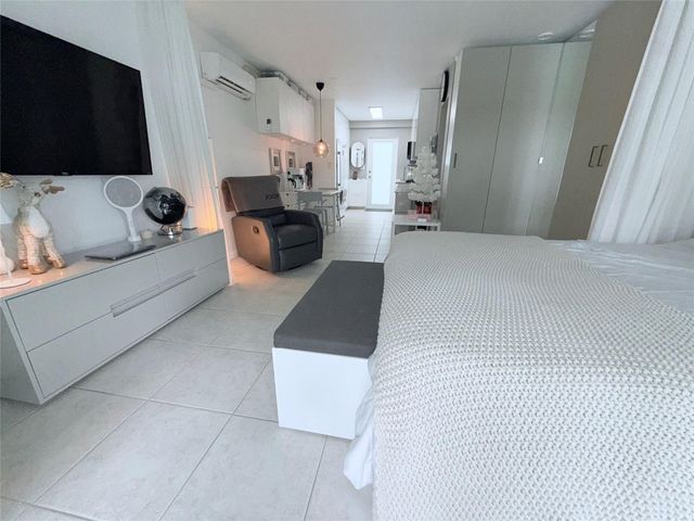 3223 NE 12th Street 6E, Pompano Beach, FL 33062