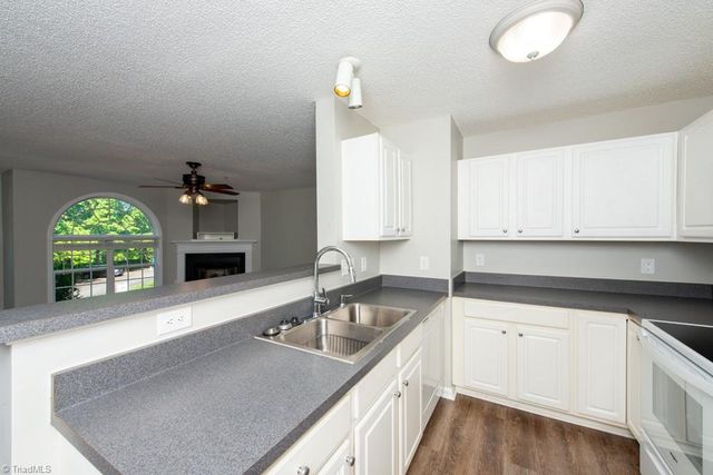 1021 Ivy Glen Drive, Winston-salem, NC 27127