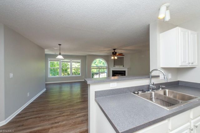 1021 Ivy Glen Drive, Winston-salem, NC 27127