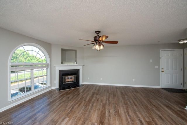 1021 Ivy Glen Drive, Winston-salem, NC 27127