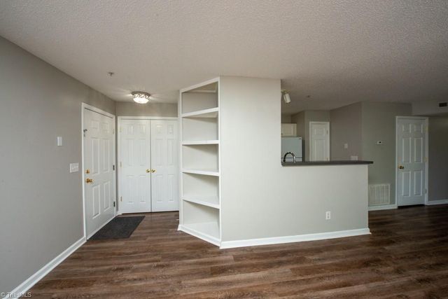 1021 Ivy Glen Drive, Winston-salem, NC 27127