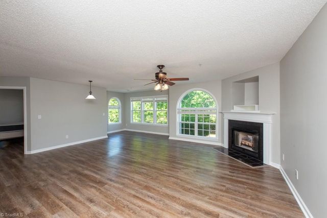 1021 Ivy Glen Drive, Winston-salem, NC 27127