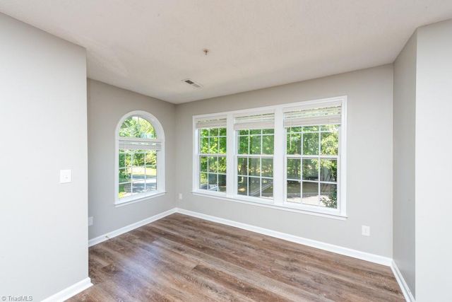 1021 Ivy Glen Drive, Winston-salem, NC 27127