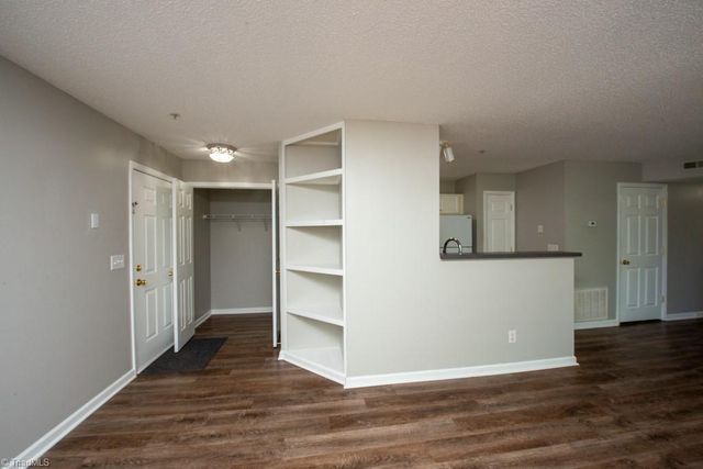 1021 Ivy Glen Drive, Winston-salem, NC 27127