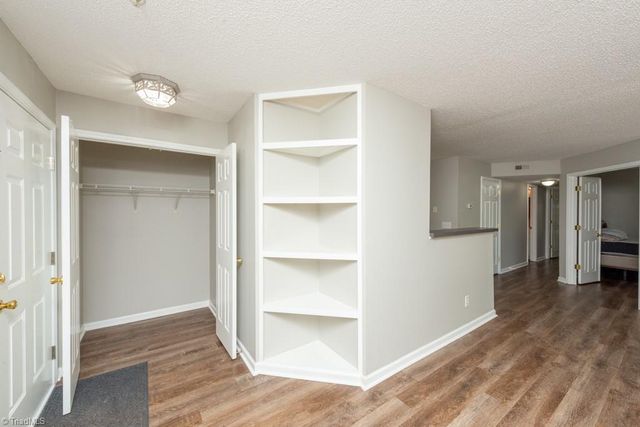 1021 Ivy Glen Drive, Winston-salem, NC 27127