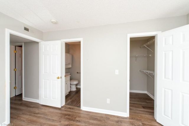 1021 Ivy Glen Drive, Winston-salem, NC 27127