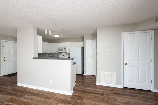 1021 Ivy Glen Drive, Winston-salem, NC 27127