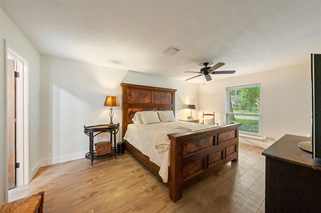 11810 Cypresswood Drive, Houston, TX 77070