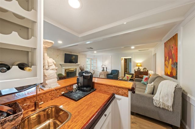 11810 Cypresswood Drive, Houston, TX 77070