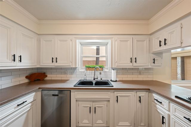 11810 Cypresswood Drive, Houston, TX 77070