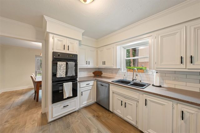 11810 Cypresswood Drive, Houston, TX 77070