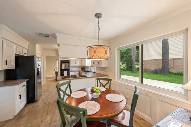 11810 Cypresswood Drive, Houston, TX 77070