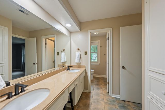 11810 Cypresswood Drive, Houston, TX 77070