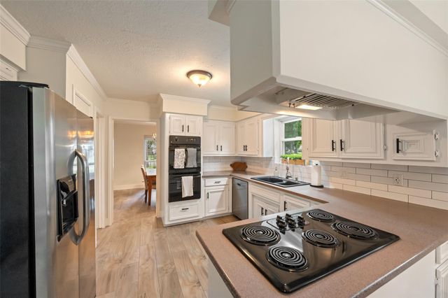 11810 Cypresswood Drive, Houston, TX 77070
