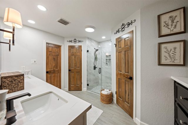 11810 Cypresswood Drive, Houston, TX 77070