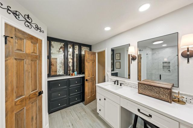 11810 Cypresswood Drive, Houston, TX 77070