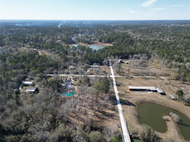 000 Red Oak Drive, Plantersville, TX 77363