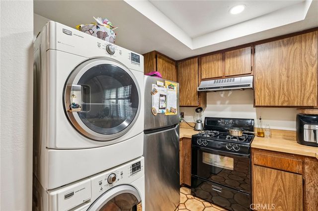 969 S Mountain, Ontario, CA 91762