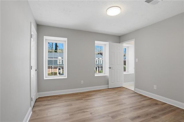 5 Independence Place NW, Atlanta, GA 30318