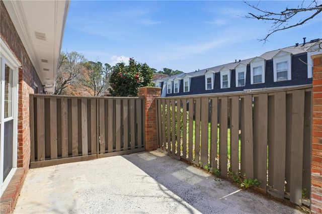 5 Independence Place NW, Atlanta, GA 30318