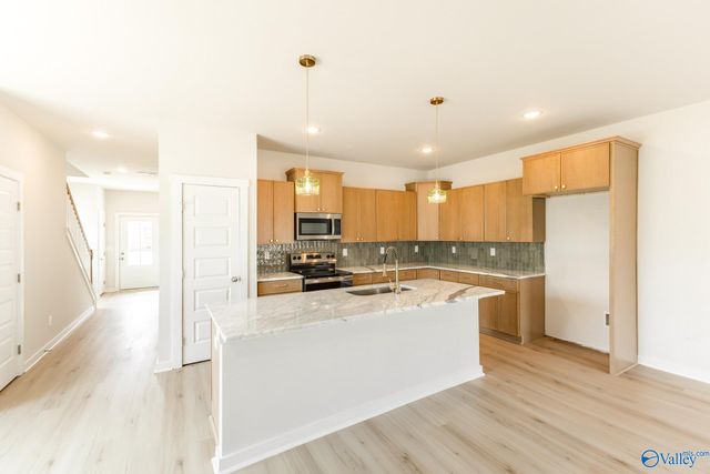 705 SE Rock Street, Hartselle, AL 35640