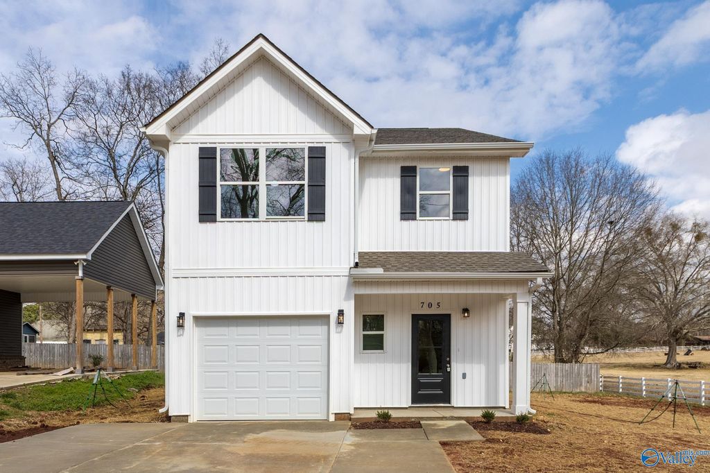 705 SE Rock Street, Hartselle, AL 35640