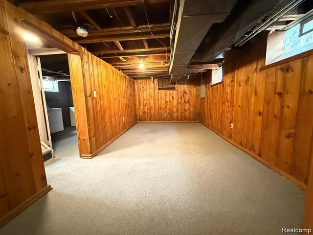8241 KALTZ, Center Line, MI 48015