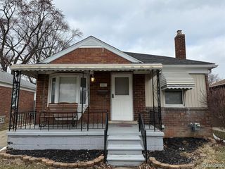 8241 KALTZ, Center Line, MI 48015