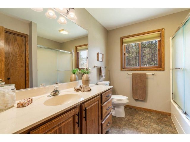 4437 Old Wells Road, Eau Claire, WI 54703