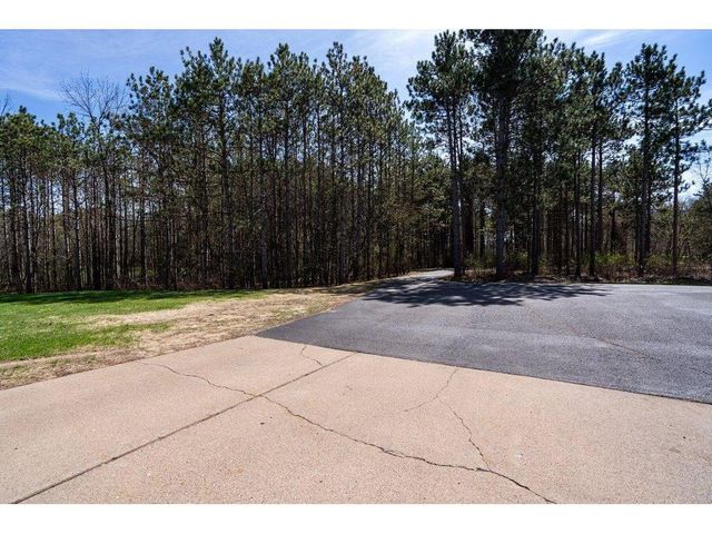 4437 Old Wells Road, Eau Claire, WI 54703