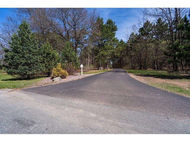 4437 Old Wells Road, Eau Claire, WI 54703