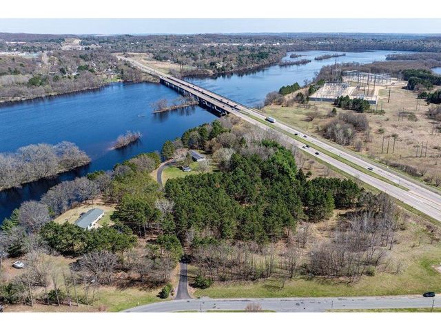 4437 Old Wells Road, Eau Claire, WI 54703
