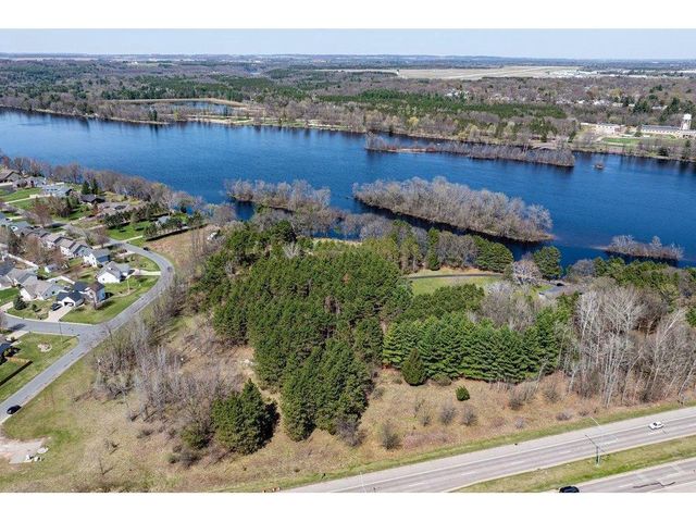 4437 Old Wells Road, Eau Claire, WI 54703