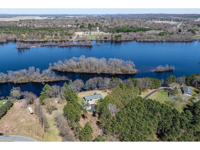 4437 Old Wells Road, Eau Claire, WI 54703