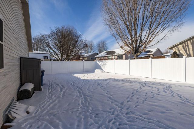 927 Streblow STREET, Onalaska, WI 54650