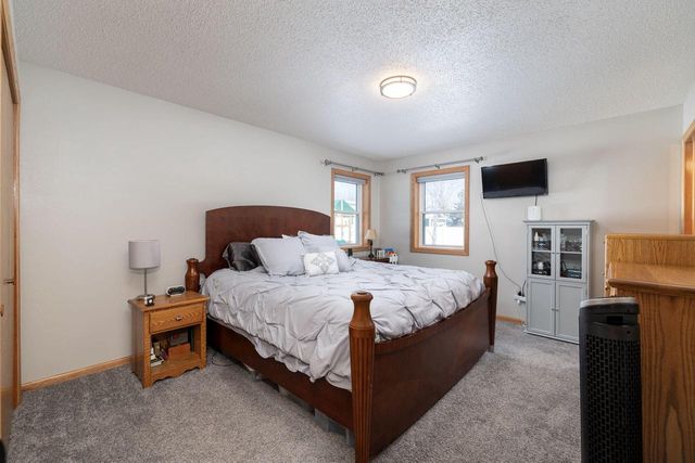 927 Streblow STREET, Onalaska, WI 54650