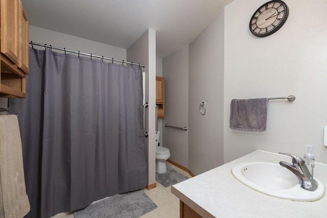 927 Streblow STREET, Onalaska, WI 54650