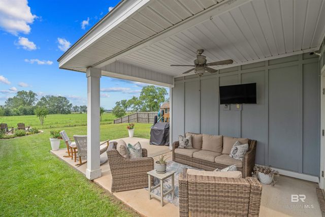 9396 Swan Point Road, Daphne, AL 36526