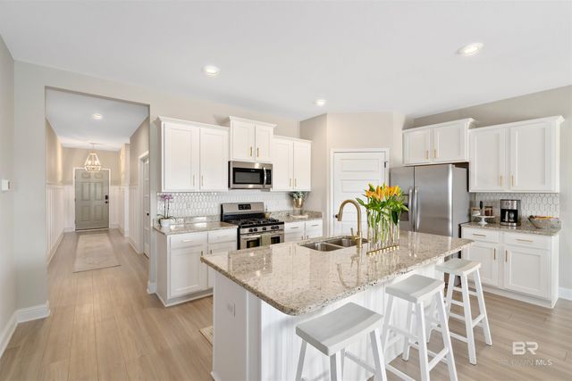 9396 Swan Point Road, Daphne, AL 36526