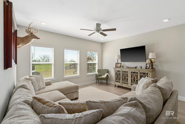 9396 Swan Point Road, Daphne, AL 36526