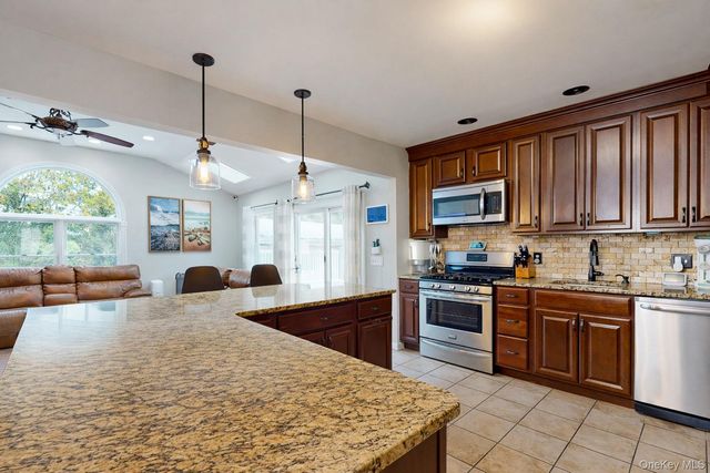 44 Roe Avenue, Cornwall On Hudson, NY 12520