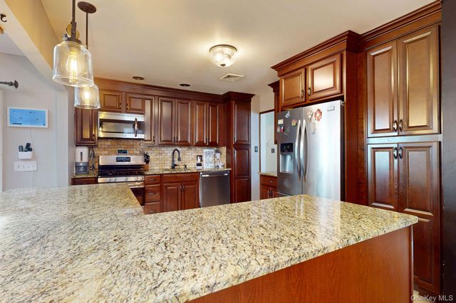 44 Roe Avenue, Cornwall On Hudson, NY 12520