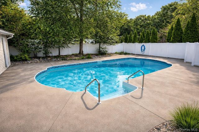 44 Roe Avenue, Cornwall On Hudson, NY 12520