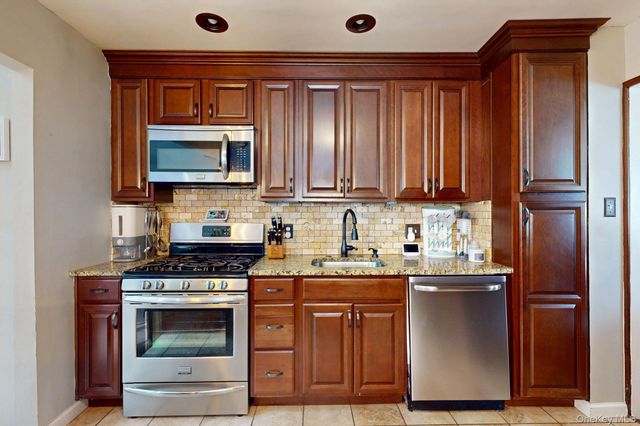 44 Roe Avenue, Cornwall On Hudson, NY 12520