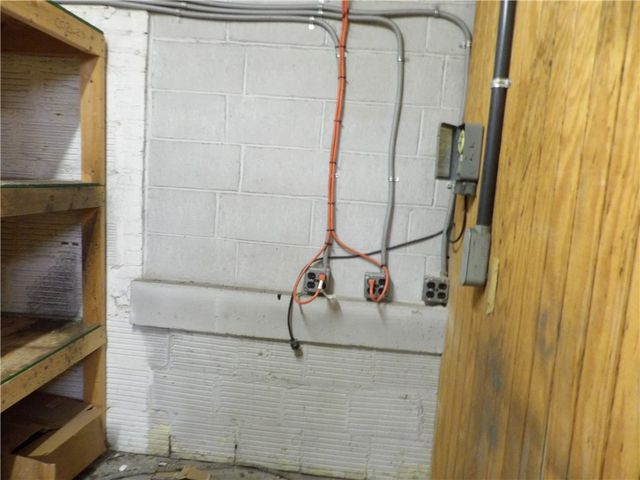 259 E Crawford Ave, Connellsville, PA 15425