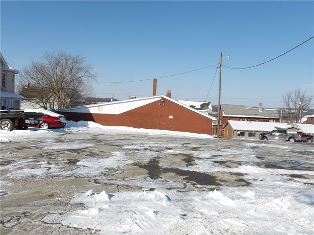 259 E Crawford Ave, Connellsville, PA 15425