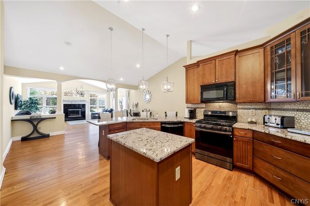 3295 Oak Brook Road, Lysander, NY 13027