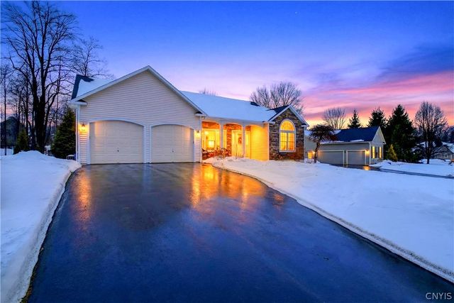 3295 Oak Brook Road, Lysander, NY 13027