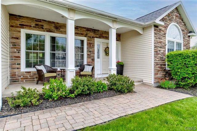 3295 Oak Brook Road, Lysander, NY 13027